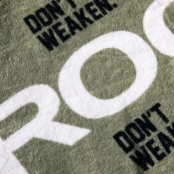 Rogue Fitness Rogue Don't Weaken Gym Towel -Rogue Fitness Shop AT0109 WEB2 se8jcn