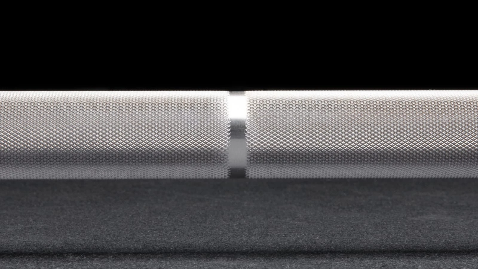 Rogue Fitness 28MM Rogue Training Bar (Stainless Shaft / Black Sleeve) 5 Rogue Fitness 28MM Rogue Training Bar (Stainless Shaft / Black Sleeve) - Image 3