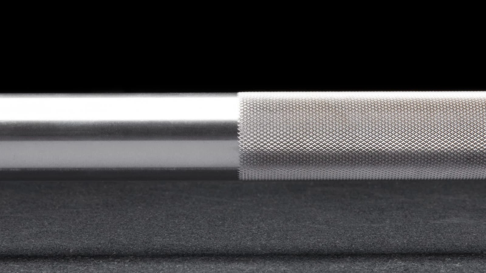 Rogue Fitness 28MM Rogue Training Bar (Stainless Shaft / Black Sleeve) 6 Rogue Fitness 28MM Rogue Training Bar (Stainless Shaft / Black Sleeve) - Image 4